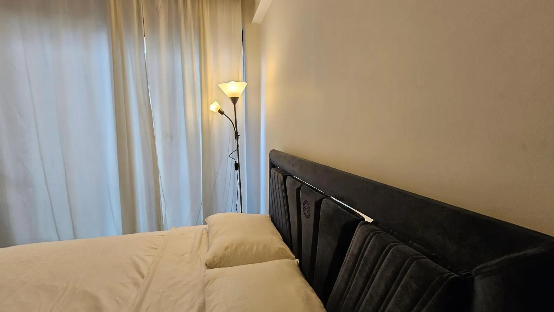 Perfect Residence Taksim, 2 Bedroom, Pool, Gym, Sauna Istanbul Apartment