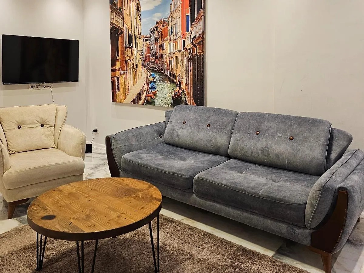Perfect Residence Taksim, 2 Bedroom, Pool, Gym, Sauna Istanbul Apartment